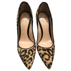 Saltos Gianvito Rossi em couro de bezerro estilo pônei Outro