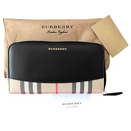 Carteira Burberry nova Bege