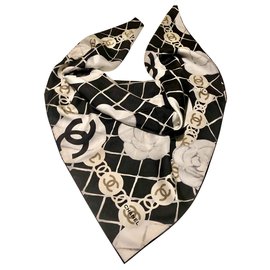 Lenço CHANEL com camélias Outro
