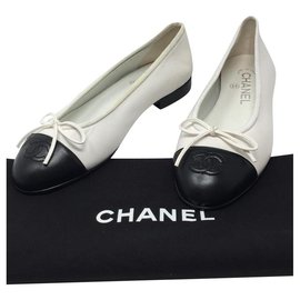 Chanel-CHANEL BALLET FLATS WHITE BLACK BALLERINA MARQUE NOUVEAU-Noir,Blanc