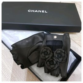 Chanel-Guantes Chanel Camellia-Negro