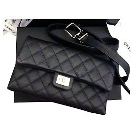 Chanel Bananen Chanel Beutel / Minitasche Schwarz Metallisch
