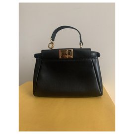 Fendi-Micro Peekaboo-Black