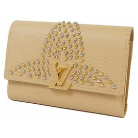 Louis Vuitton-portofeuilles Capucines compact Folded wallet M63953 Beige-Beige