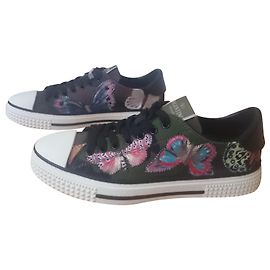 Valentino Garavani Baskets Valentino Camubutterfly, size 39 Kaki