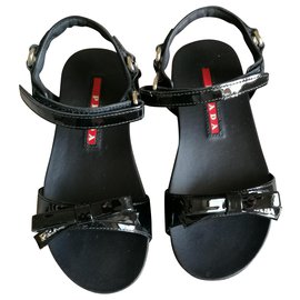 Prada-Bows-Black