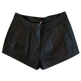 Schwarze Leder-Iro-Shorts Schwarz