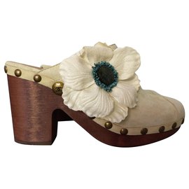 Chanel Mules Écru