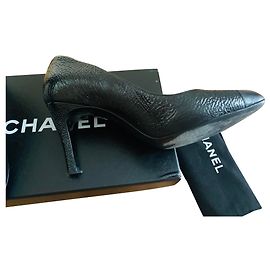 Chanel Black Leather Heels 38 Black