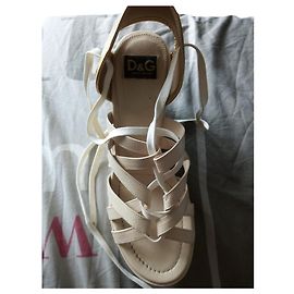 Dolce & Gabbana Keilsandalen aus Leder Eggshell Aus weiß
