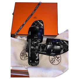 Sandales Hermès Oran en cuir noir taille 41 Noir