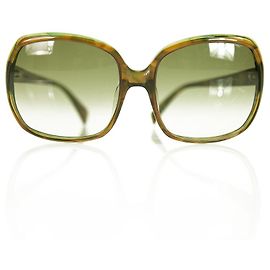 Vera Wang V209 Sunglasses Tortoise Brown Green Frame & Braces Plastic Sunglasses Brown Green