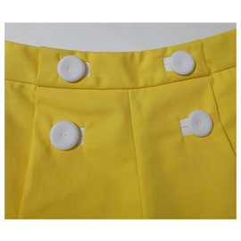 Moschino-Pantalones cortos-Amarillo
