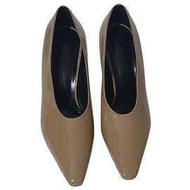 Aeyde Patent Leather Heels Beige Beige