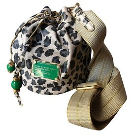 Marc by Marc Jacobs Nova bolsa de couro Marc Jacobs Estampa de leopardo