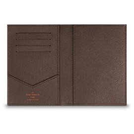Louis Vuitton-Funda para pasaporte LV nueva-Castaño