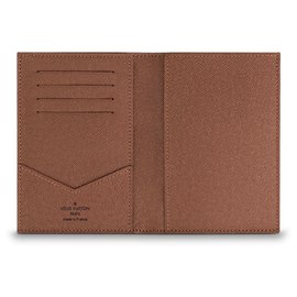 Louis Vuitton-Copertina passaporto LV nuova-Marrone
