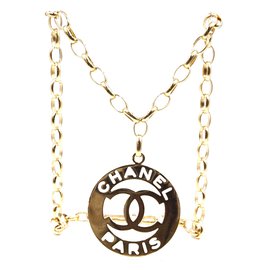 Chanel-Collar Chanel Gold CC Oversize con recorte-Dorado
