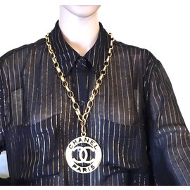 Chanel-Collana Chanel Gold CC Oversize Cutout-D'oro