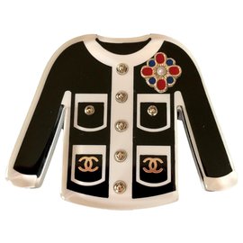 Chanel-Chanel Black/White Resin Classic Jacket Brooch Pin-Black
