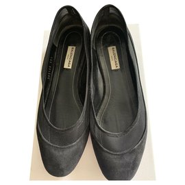Balenciaga-Chaussures plates en daim et résille cloutées-Noir