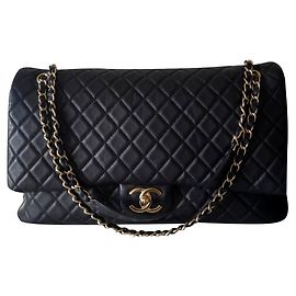 Sac à rabat classique de voyage XXL Chanel Noir