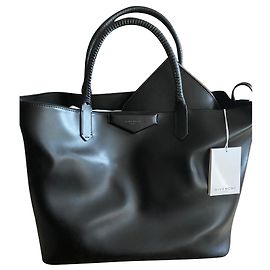 Givenchy Antigona Black