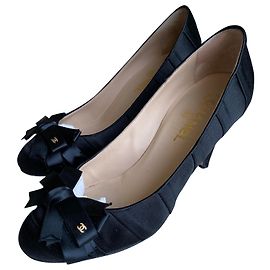 Chanel Satinschuhe Schwarz