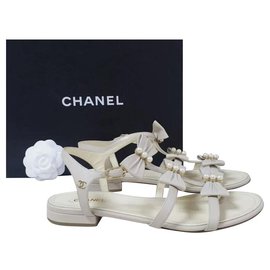 Chanel-CHANEL Beige Lederschleife CC Logo Sandalen Gr 40-Beige