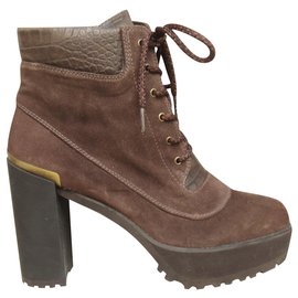 Stuart Weitzman-Botas Stuart Weitzman 40 1/2 Nova Condição-Marrom