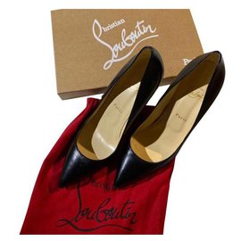 Christian Louboutin-Tacones-Negro