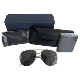 Dior scale Grey