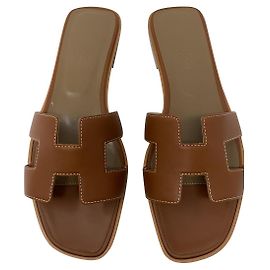 Hermès HERMES ORAN FLAT SANDALS NAGELNEU Braun
