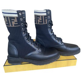 Fendi-FENDI ROCKOKO ANKLE BOOTS-Black