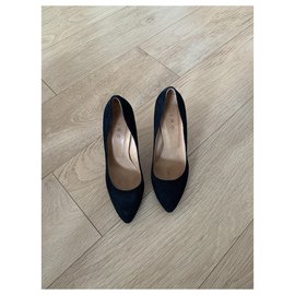Iro-Pair of black suede iro pumps-Black