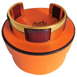 Hermès-Magnífica pulsera de latón de piel de becerro dorada Hermès-Castaño