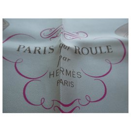 Hermès-carré Paris qui roule rose pale avec sa boite-Rose