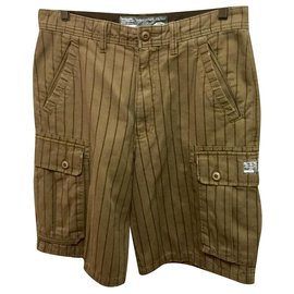 Shorts estilo combate Vans 30" Marrom