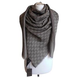 bufanda de gucci. NUEVO Marrón oscuro