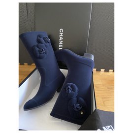 Chanel-Chanel Camellia rain boots-Navy blue