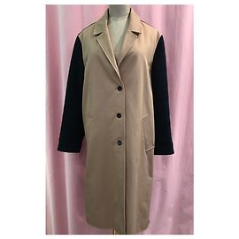Chloé Stora beige gabardine coat with black wool sleeves Beige