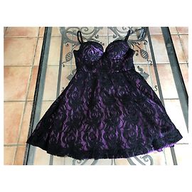 Guess Kleider Schwarz Lila
