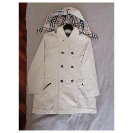 Burberry-Classic-Beige