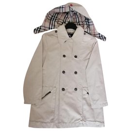 Burberry-Classic-Beige