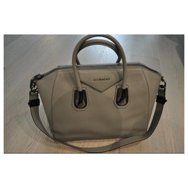 Givenchy-Mittlere Antigona-Tasche aus Leder-Grau