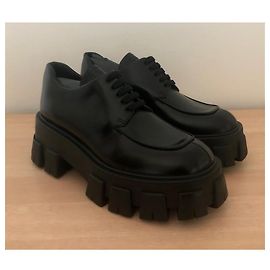Scarpe derby Prada Monolith Nero