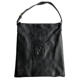 Fendi-Large Embossed Leather Shoulder Bag-Black