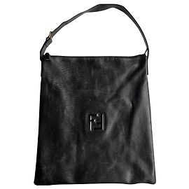 Fendi Grande bolsa de ombro de couro com relevo Preto