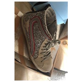 Tênis Golden Goose de camurça cinza com glitter prata Cinza