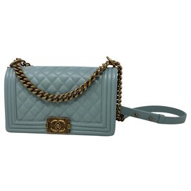 Chanel-CHANEL BOY CUIR CRISTAL TAILLE MOYENNE NOUVEAU-Bleu clair